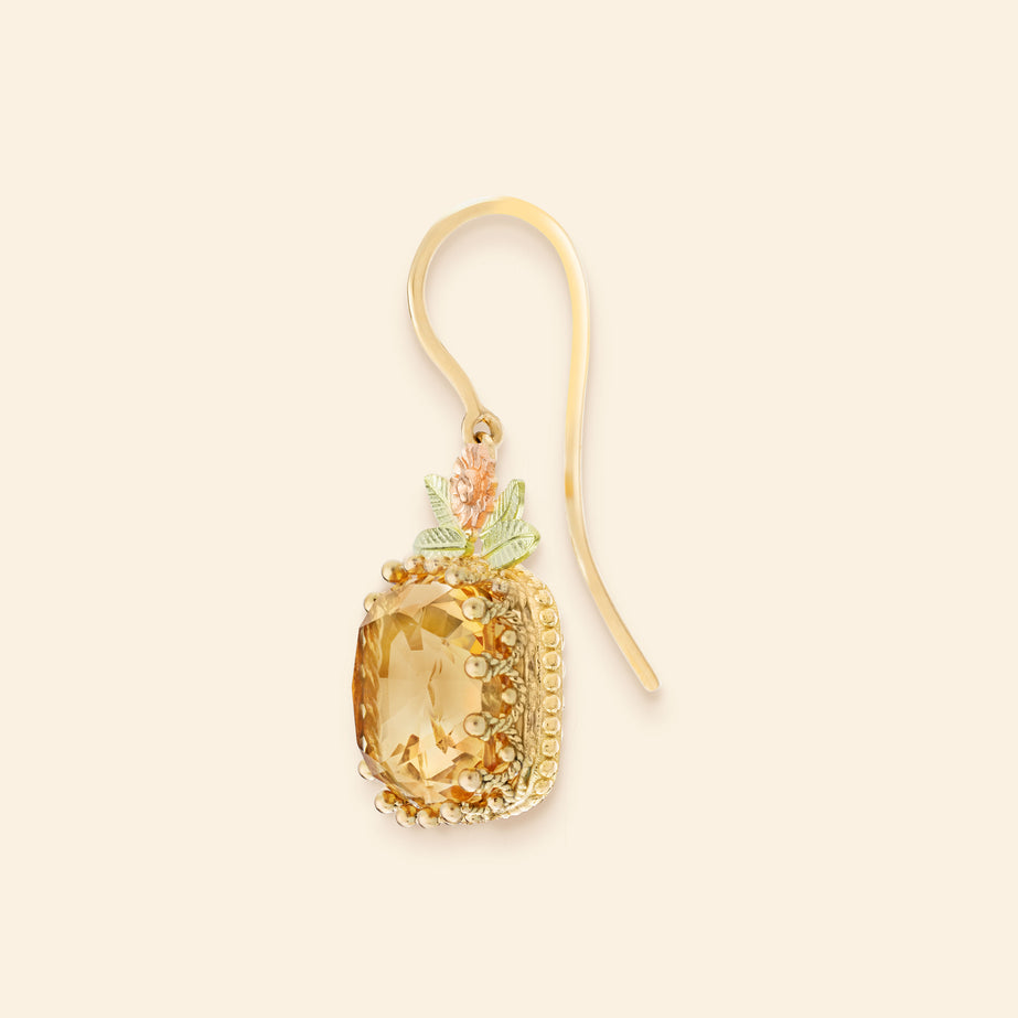 Boucle d'oreilles or jaune joaillerie Mellerio