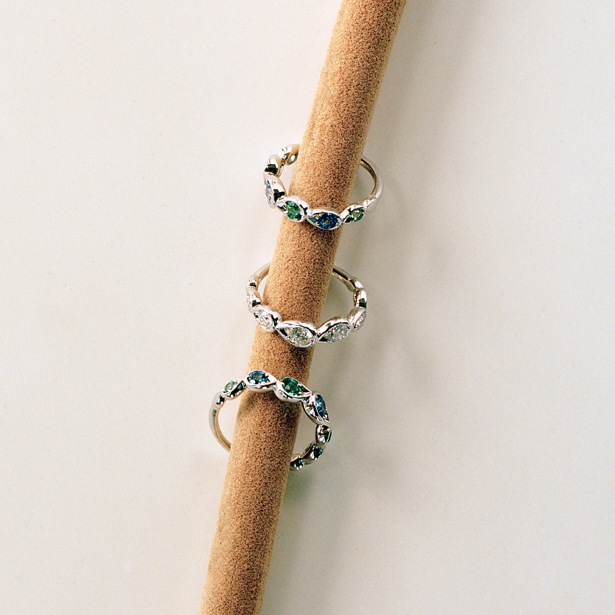 Indra Band Diamonds White gold