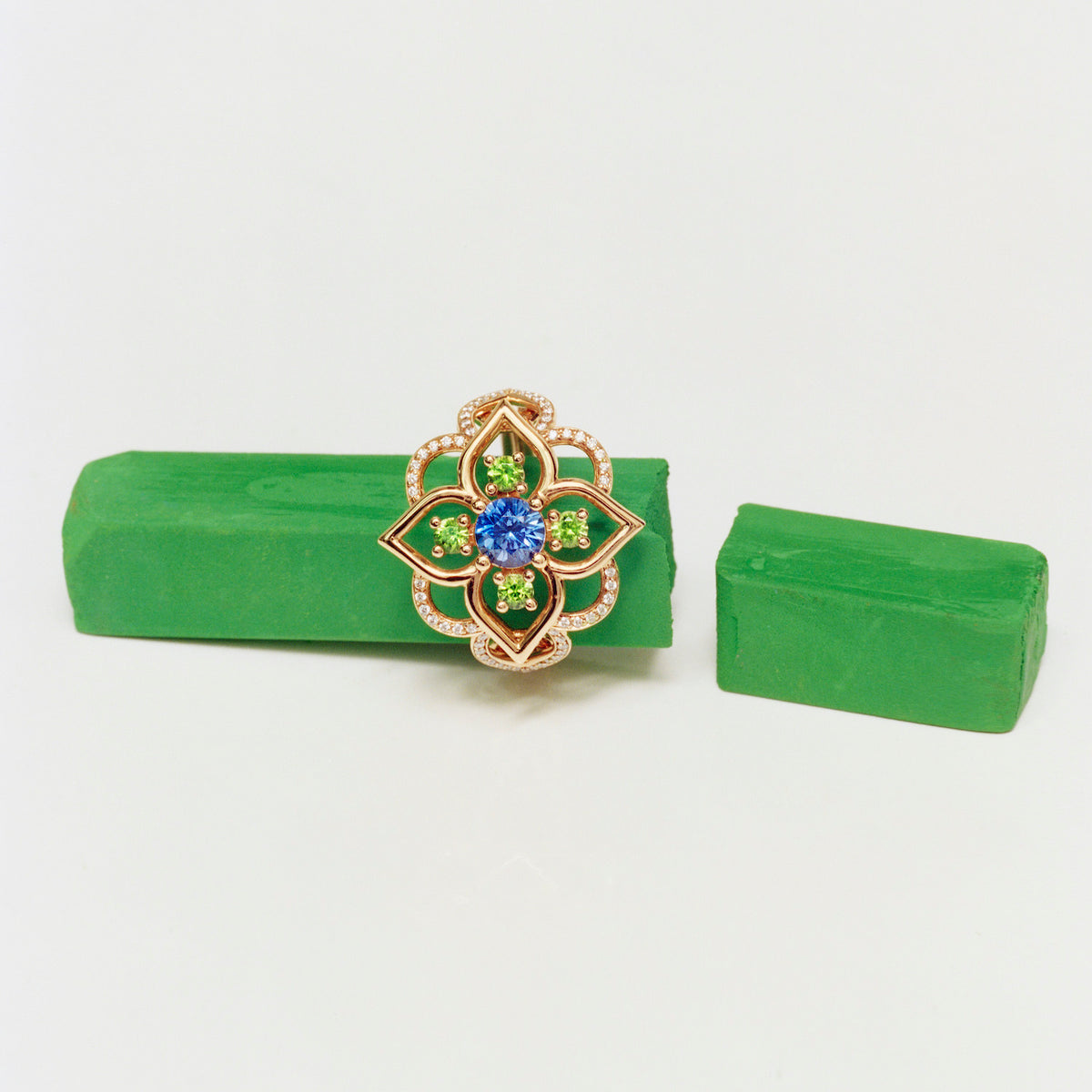 Giardino Sapphire Ring Pink Gold Mellerio