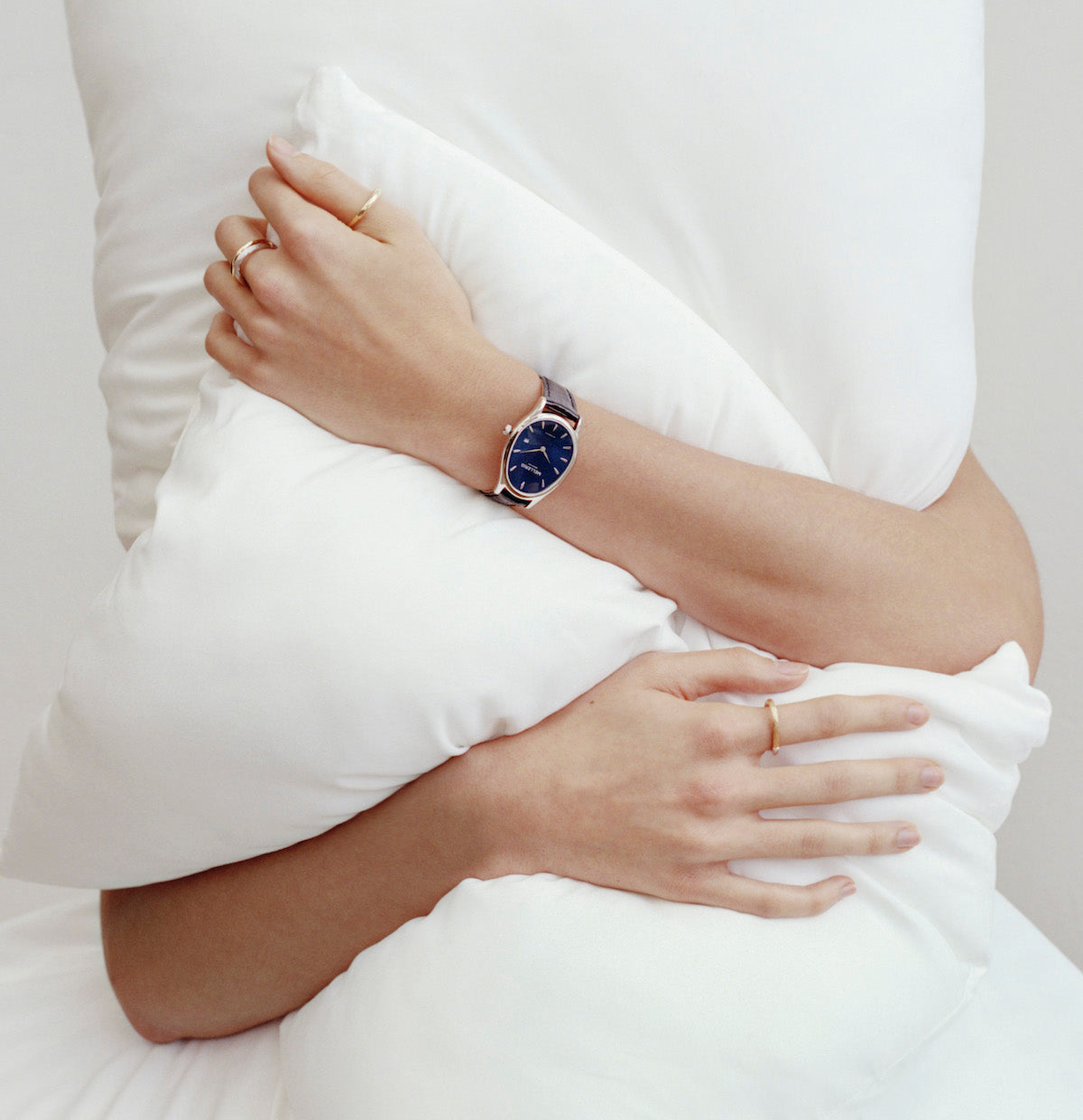 Riviera Chasing Band White Gold Mellerio